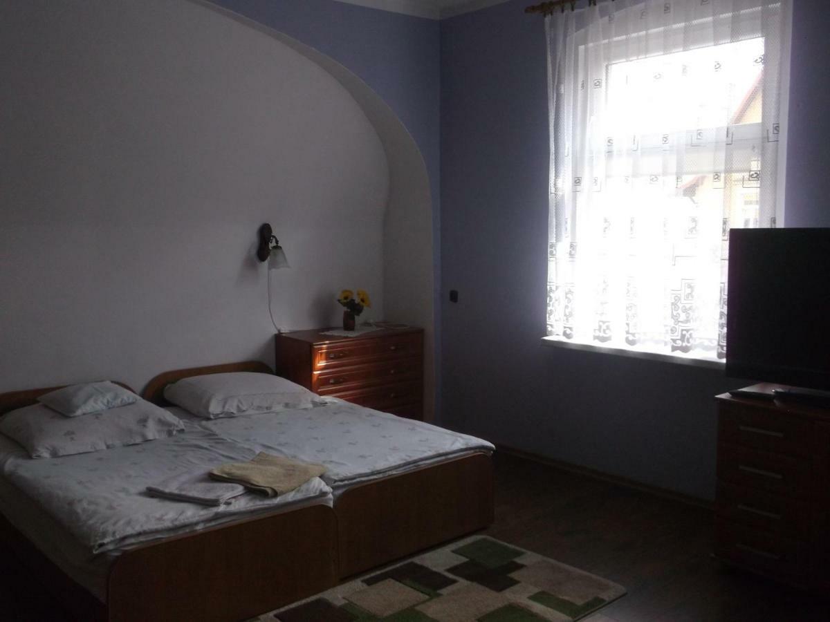 Gosciniec Iwona Hotel Глухолази Екстериор снимка